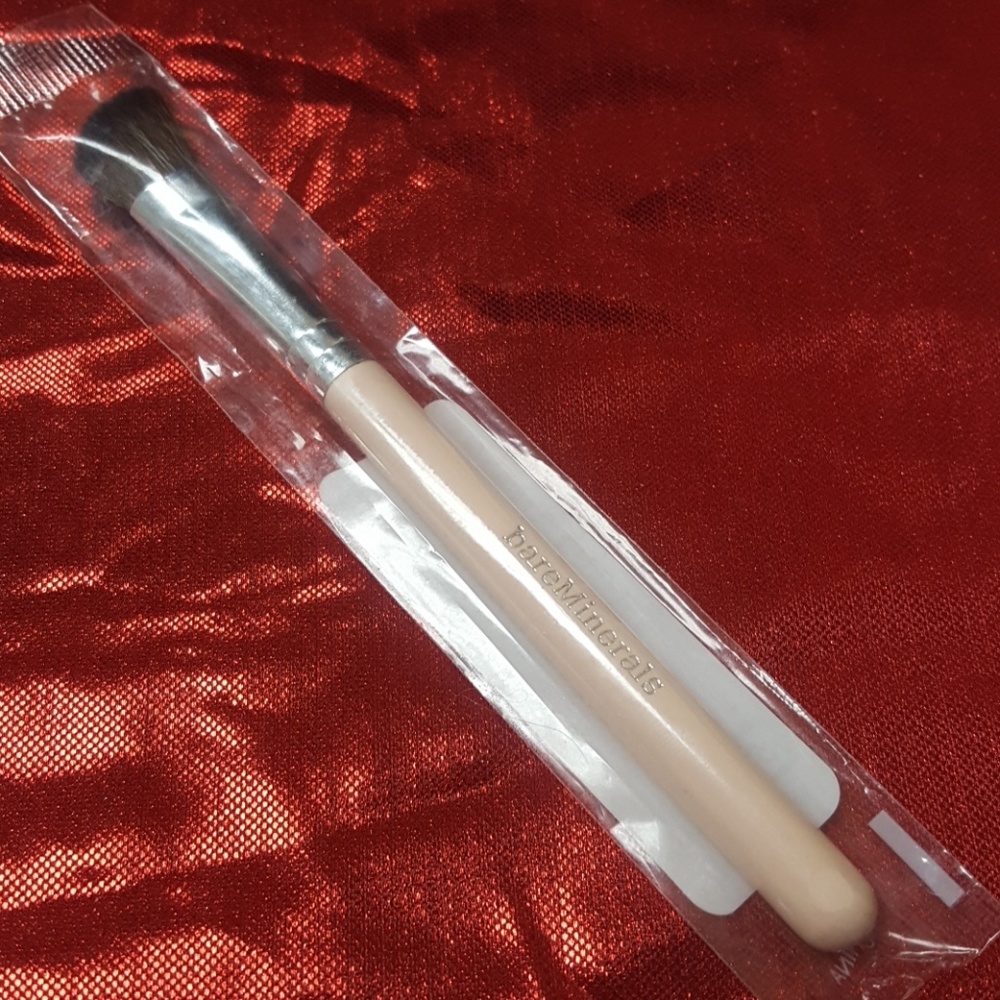 NWT bareMinerals Eye Defining Brush